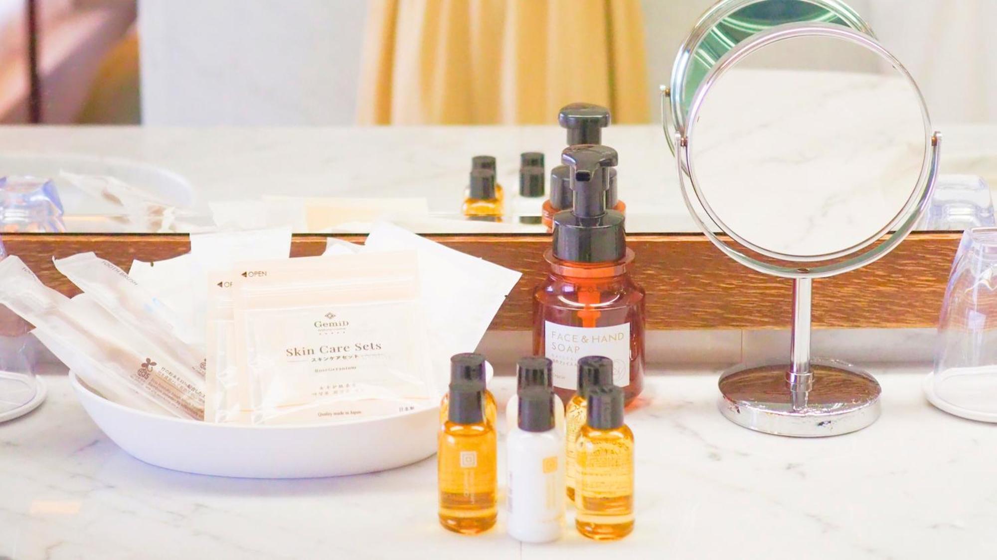 Premier Hotel Nakajima Park Sapporo Luaran gambar A selection of toiletries