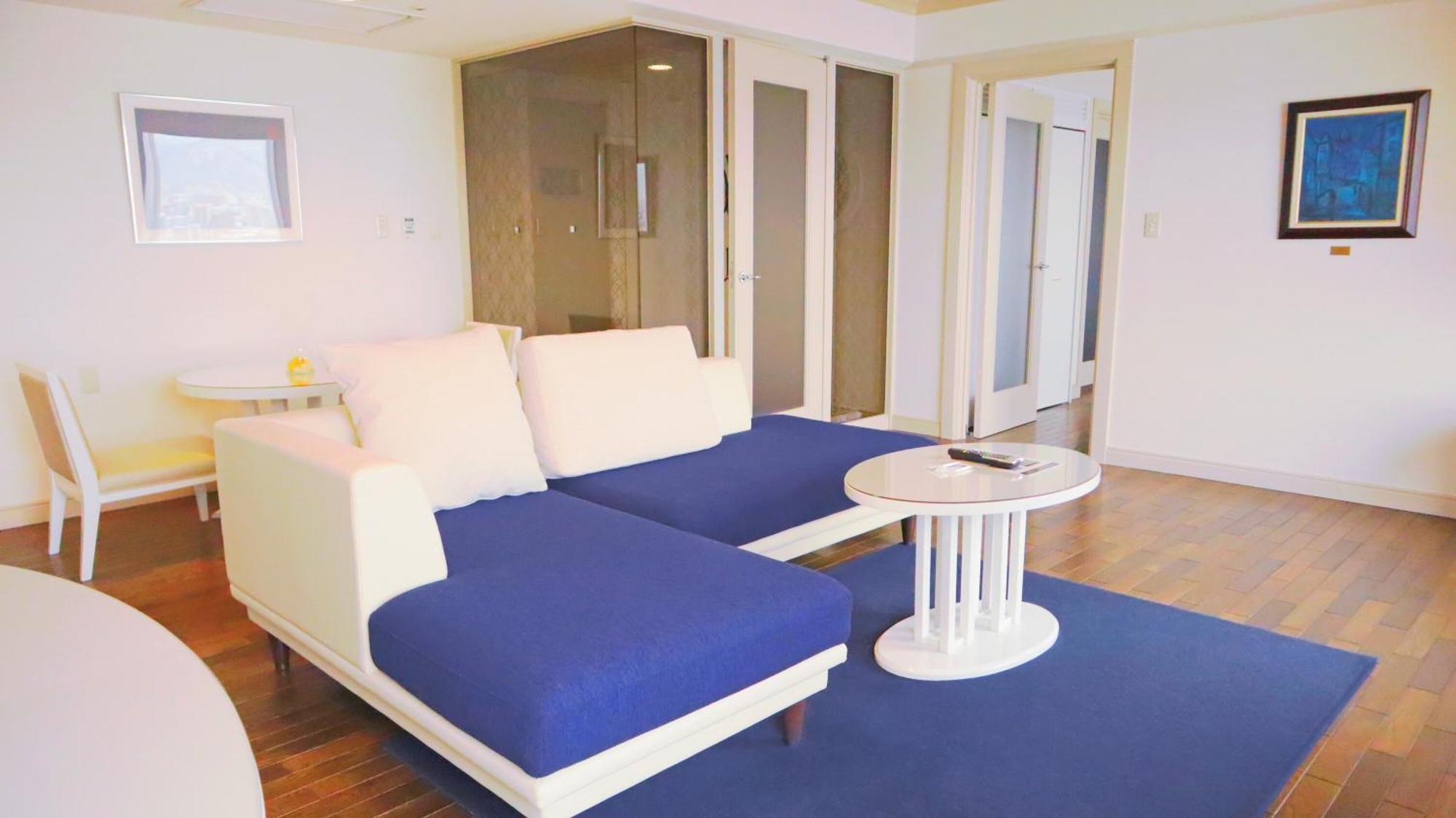 Premier Hotel Nakajima Park Sapporo Luaran gambar A living room in a serviced apartment in Hong Kong